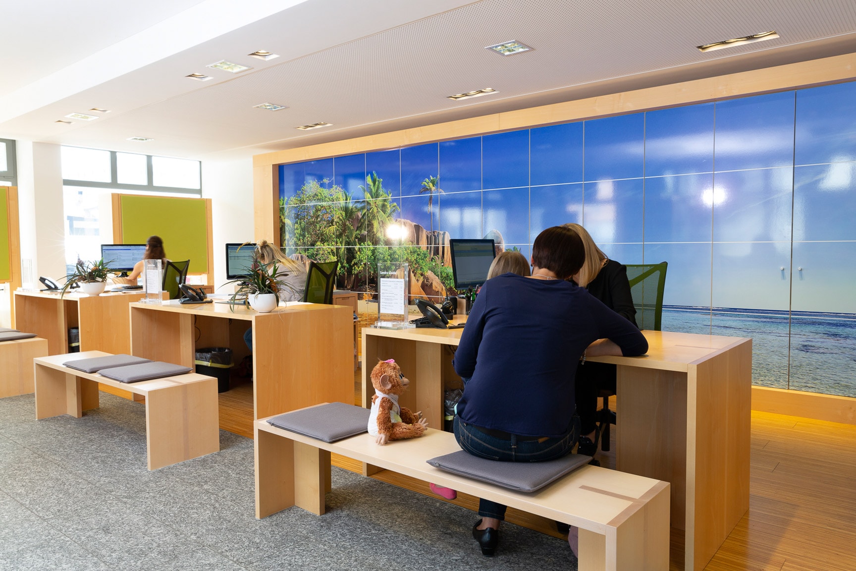 10 Gründe, warum Sie im Reisebüro buchen sollten | Helbling Reisen ...